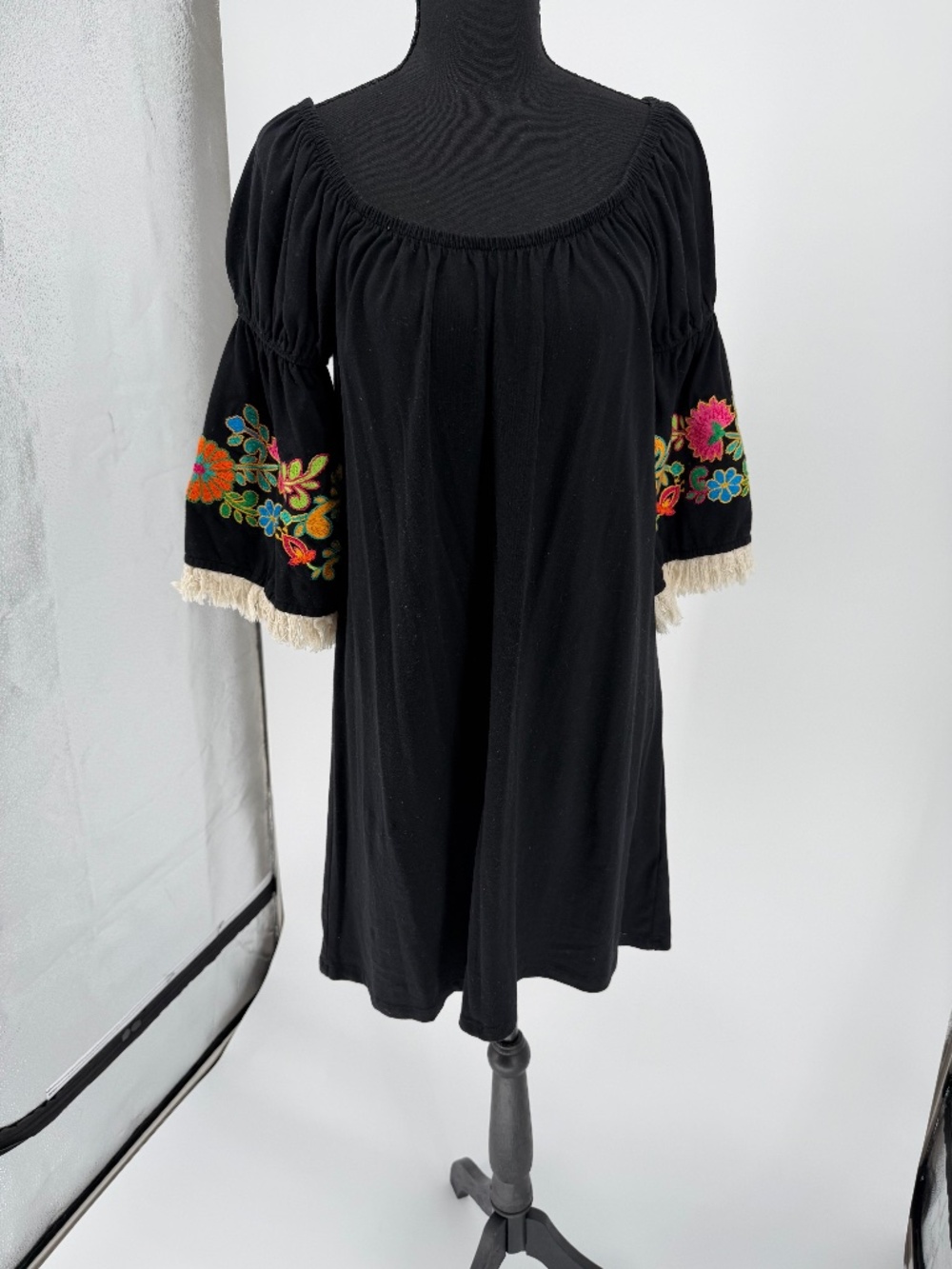 VaVa by Joy Han Black Embroidered Fringe Bell Sleeve Tunic Dress M